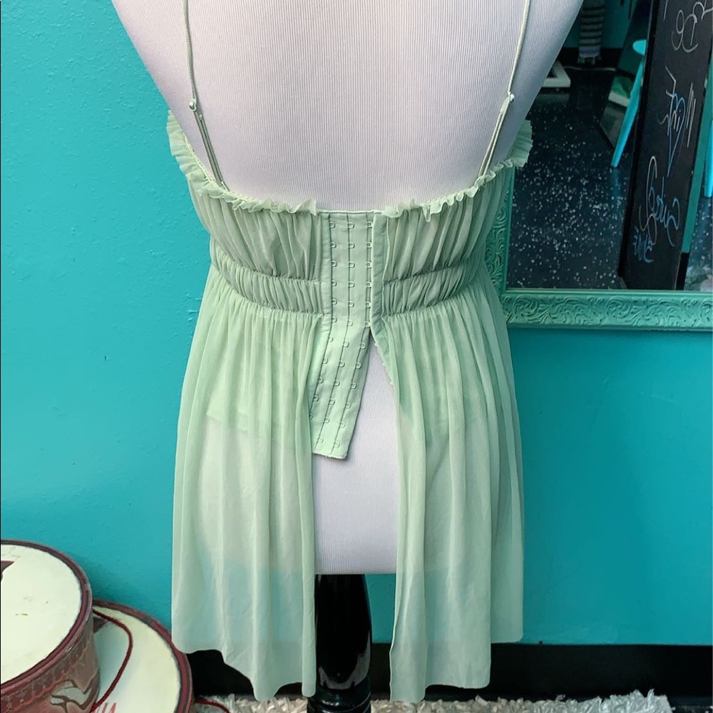 Lingerie - Picture 3 of 4